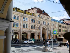 В Апраксином дворе выставят 28 помещений на торги