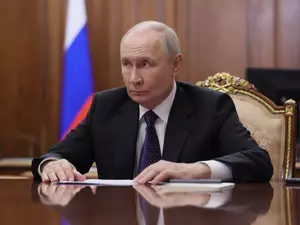 Путин поручил создать комиссию по применению ограничений для релокантов