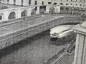 Капитана катера будут судить за столкновение с Театральным мостом