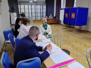 Шишкина в числе первых проголосовала на выборах