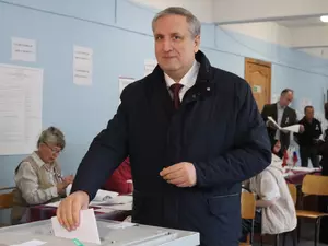 Глава ГИК Мейксин проголосовал на выборах депутатов ЗакСа и Госдумы