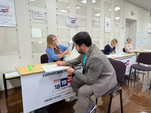 Панов проголосовал на выборах в Петербурге