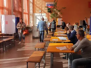 КПРФ и "Яблоко" пожаловались на расхождения в данных о явке на УИК в Петербурге