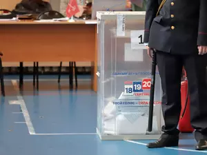 Явка на выборах в ЗакС на 18:00 составила 51,46%.