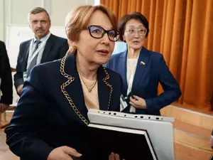 Депутат Дмитриева проигрывает единороссу Егоровой на выборах в Госдуму