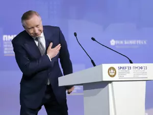 Беглов максимально приблизился к первой тройке медиарейтинга губернаторов