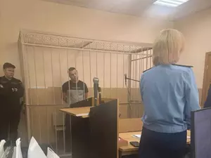 Петербуржца приговорили к четырем годам колонии за нападение на инспектора ДПС