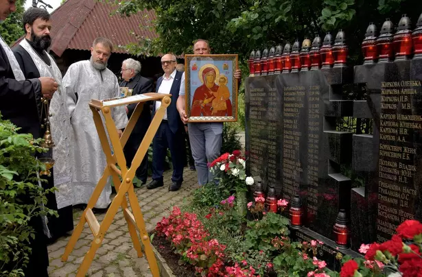 Под Петербургом почтили память погибших при крушении Ту-154М двадцать лет назад Под Петербургом почтили память погибших при крушении Ту-154М двадцать лет назад