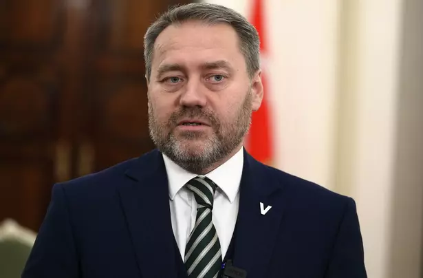 Бельский призвал петербуржцев набраться терпения из-за очередей на АЗС Бельский призвал петербуржцев набраться терпения из-за очередей на АЗС